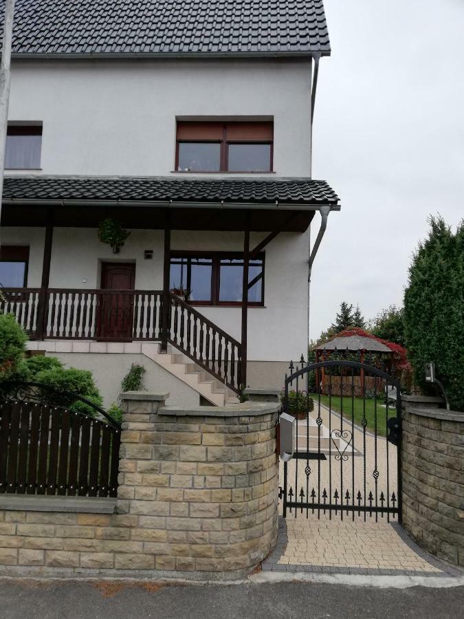 Apartament Bardzo Popularny 볼레스와비에츠 외부 사진