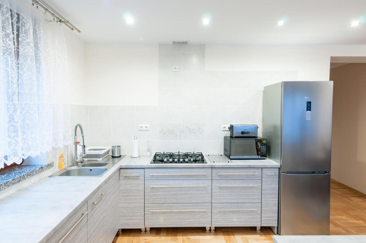 Apartament Bardzo Popularny 볼레스와비에츠 외부 사진