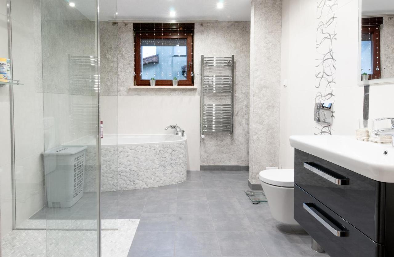 Apartament Bardzo Popularny 볼레스와비에츠 외부 사진